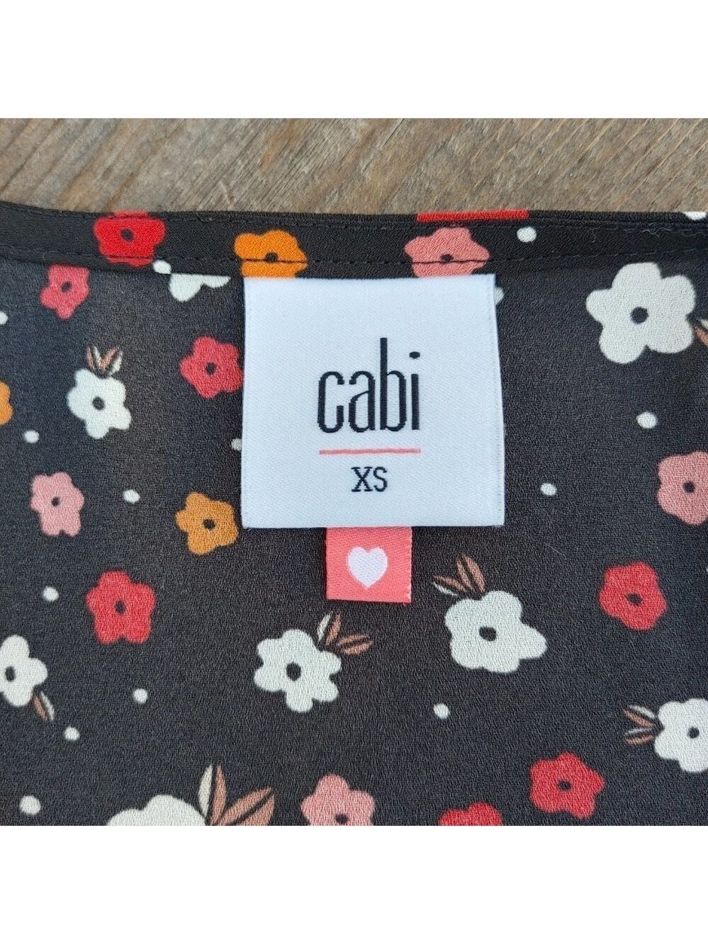 Lovely CABI Floral Blouse Women's XL Deep V neck Striped Cuffs - Picture 3 of 8
